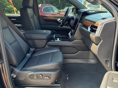 Used 2026 GMC Yukon XL Denali RWD image 9