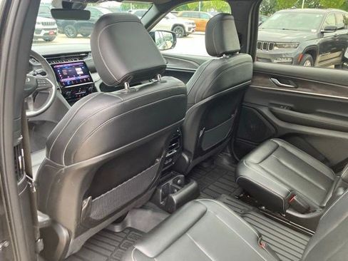 Used 2025 Jeep Grand Cherokee L Limited w/ Black Appearance Package AWD/4WD image 23