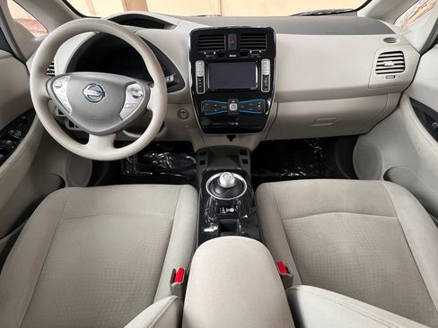 Used 2011 Nissan Leaf SL FWD image 15