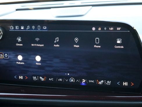 Used 2025 Chevrolet Traverse RS w/ LPO, Floor Liner Package image 27