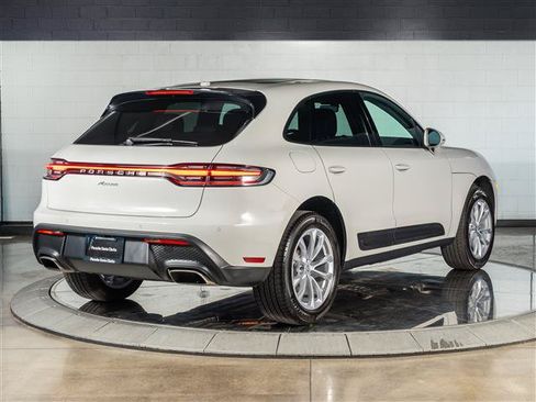 Certified 2026 Porsche Macan AWD/4WD image 9