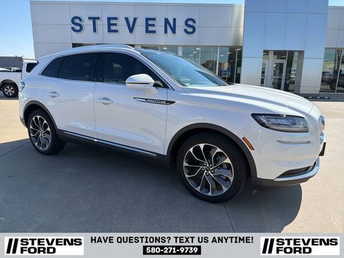 Used 2021 Lincoln Nautilus Reserve image 2