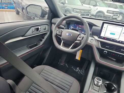 New 2026 Ford Explorer ST-Line w/ ST-Line Street Pack image 12