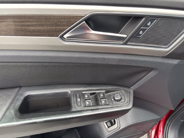 Used 2018 Volkswagen Atlas SEL AWD/4WD image 17