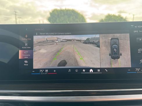 Used 2024 BMW X7 xDrive40i w/ M Sport Package image 21