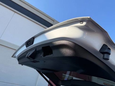 Used 2019 GMC Acadia SLE w/ Driver Alert Package I image 8