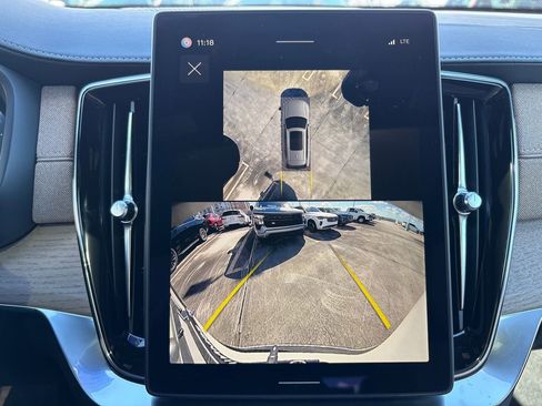 New 2026 Volvo XC90 B6 Plus w/ Protection Package Premier image 9