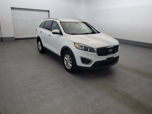 Used 2016 Kia Sorento AWD w/ LX Convenience Package image 13