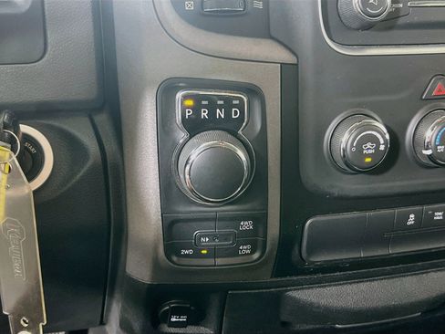 Used 2018 RAM 1500 Express AWD/4WD image 16