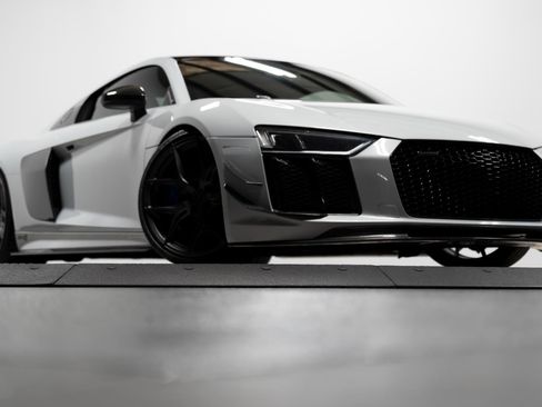 Used 2017 Audi R8 V10 plus w/ Full Leather Package image 33