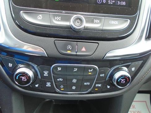 Used 2024 Chevrolet Equinox Premier image 13