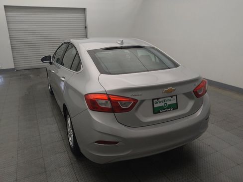 Used 2017 Chevrolet Cruze LT w/ Convenience Package FWD image 6