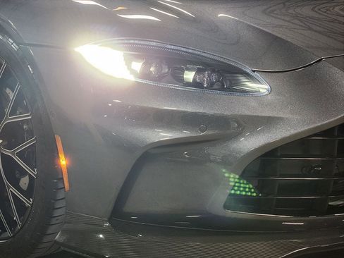 Used 2023 Aston Martin V12 Vantage image 11