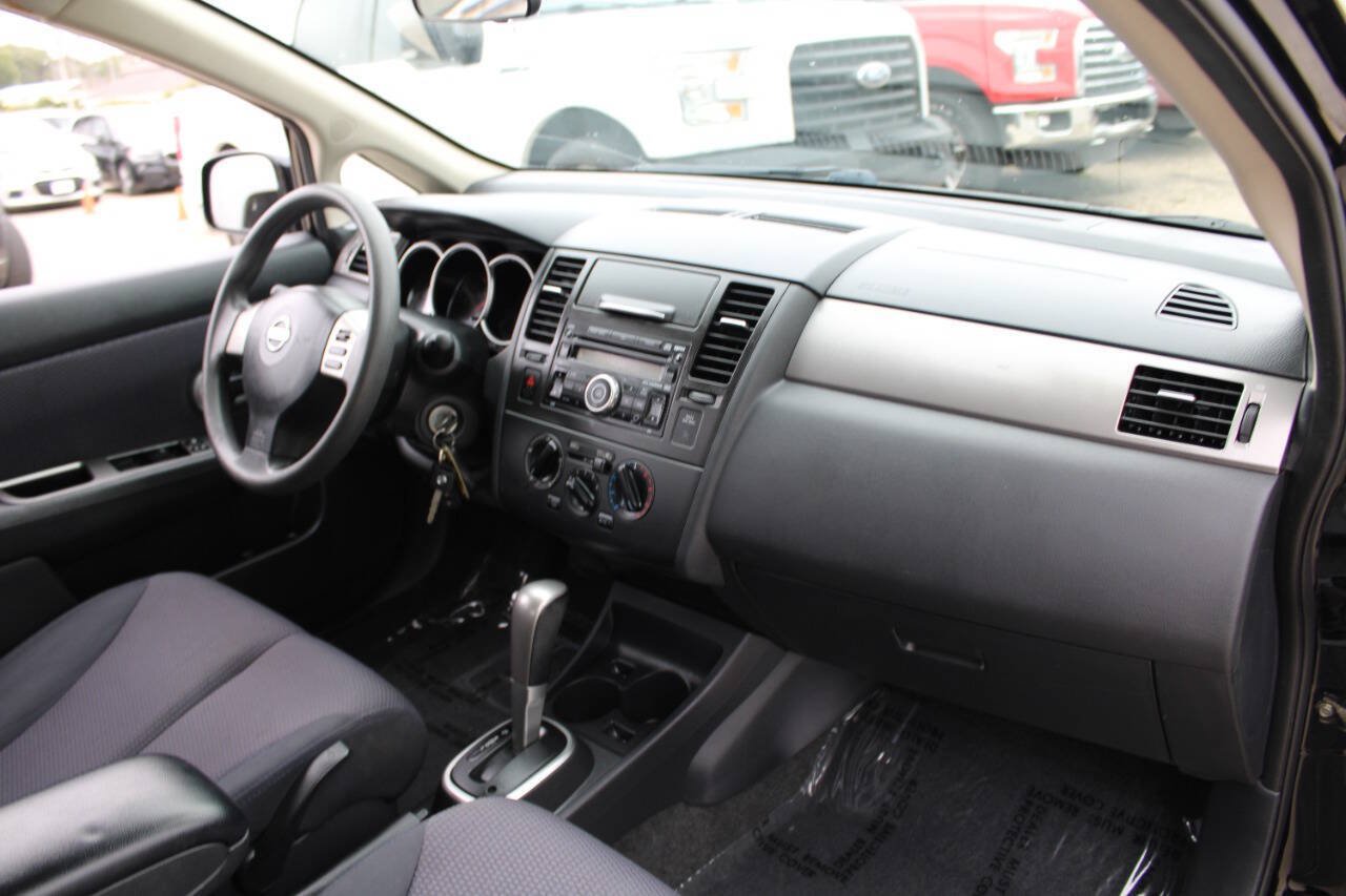 Used 2007 Nissan Versa Hatchback w/ ABS Pkg FWD image 13