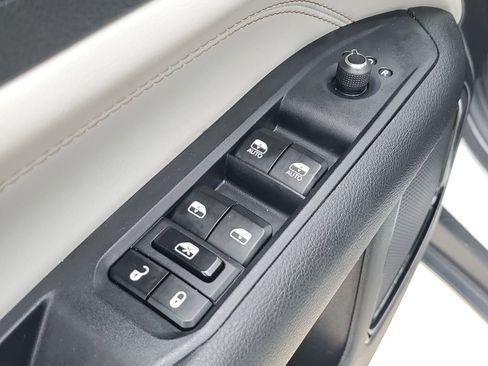 Used 2023 Jeep Compass Limited AWD/4WD image 20
