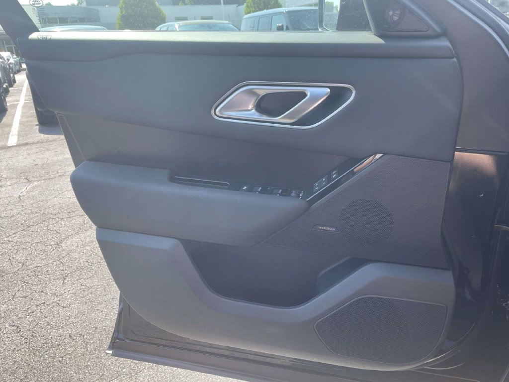 New 2026 Land Rover Range Rover Velar Dynamic SE AWD/4WD image 24