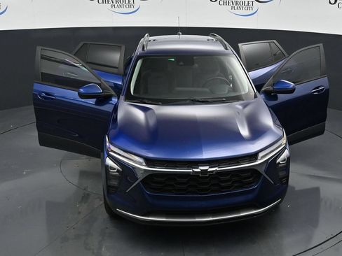 Used 2024 Chevrolet Trax LT w/ Driver Confidence Package FWD image 34