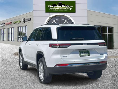 Used 2023 Jeep Grand Cherokee Limited AWD/4WD image 8