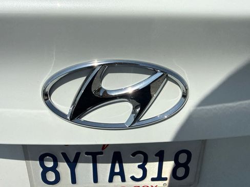 Used 2018 Hyundai Elantra SEL FWD image 15