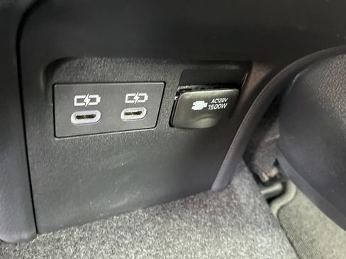 New 2026 Toyota Prius Plug-In Hybrid FWD image 41