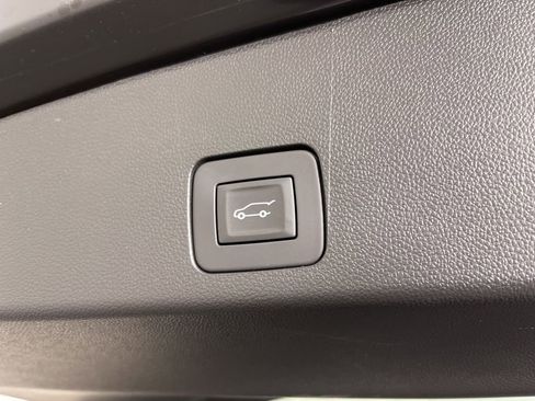 Certified 2025 Buick Encore GX Avenir w/ Avenir Technology Package image 10