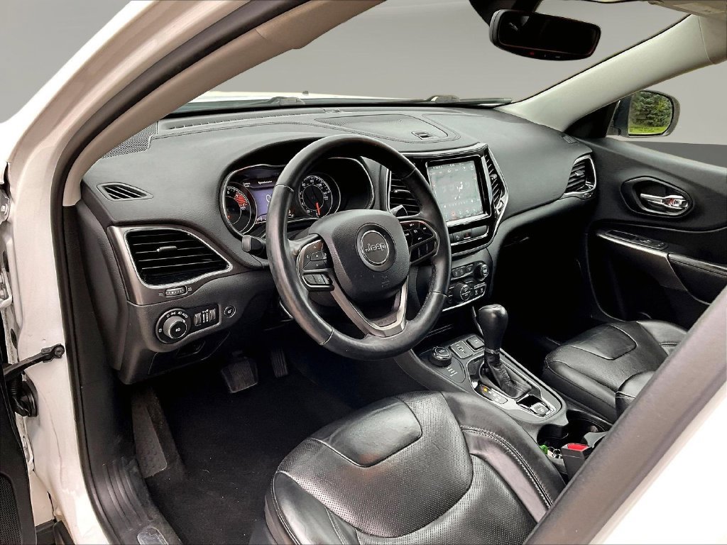 Used 2019 Jeep Cherokee Limited AWD/4WD image 21