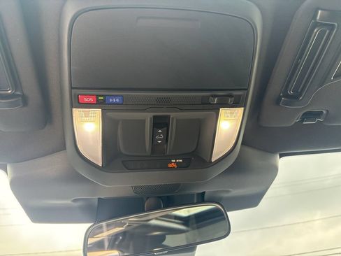 Used 2025 Subaru Forester Premium AWD/4WD image 35