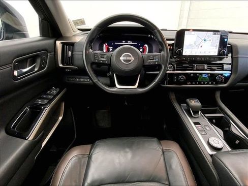 Used 2022 Nissan Pathfinder Platinum w/ Cargo Package AWD/4WD image 11