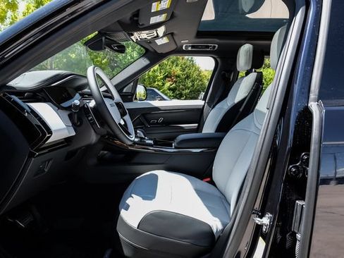 New 2026 Land Rover Range Rover Sport Dynamic SE AWD/4WD image 3