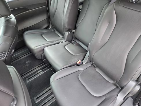 New 2026 Kia Carnival SX FWD image 18