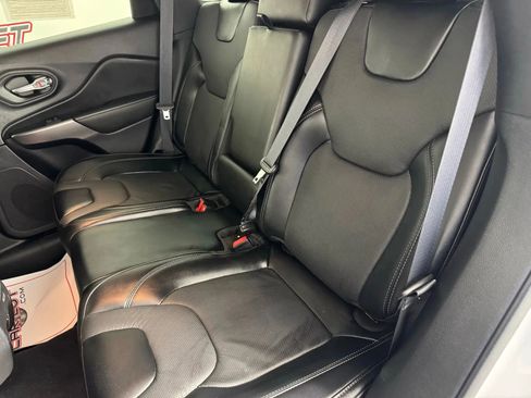 Used 2022 Jeep Cherokee Latitude Lux image 37