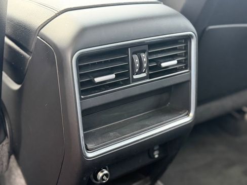 Certified 2023 Porsche Cayenne AWD/4WD image 31