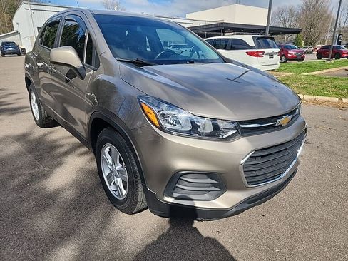 Used 2020 Chevrolet Trax LS w/ Tint and Cruise Package FWD image 3