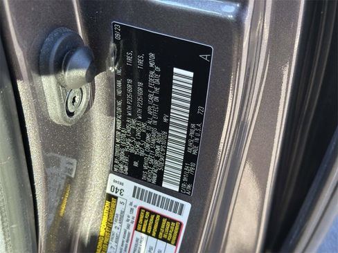 Certified 2023 Toyota Sienna Platinum image 27