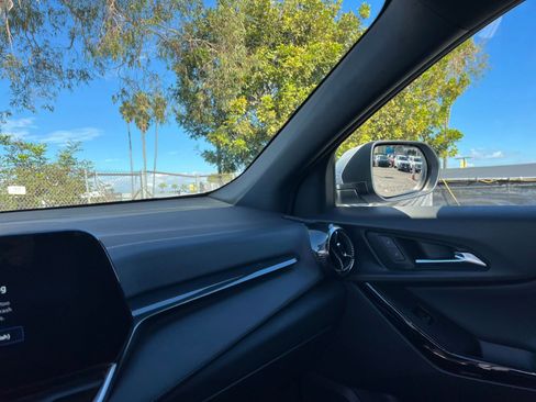 Used 2025 Chevrolet Equinox LT image 35