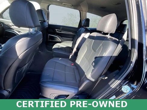 Used 2023 Kia Telluride EX w/ EX Captain's Chair Package image 25