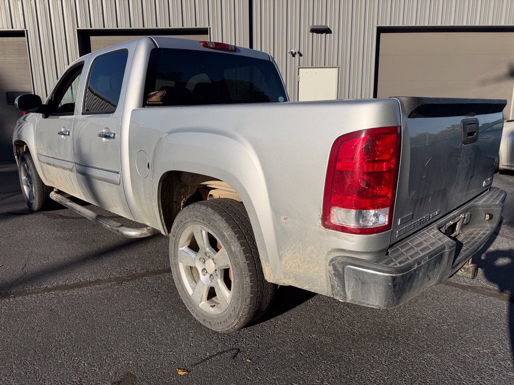 Used 2010 GMC Sierra 1500 SLE w/ Regional Value Package RWD image 3