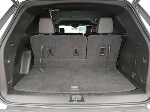 Certified 2023 Chevrolet Traverse LT w/ Rear Camera Mirror Package image 37