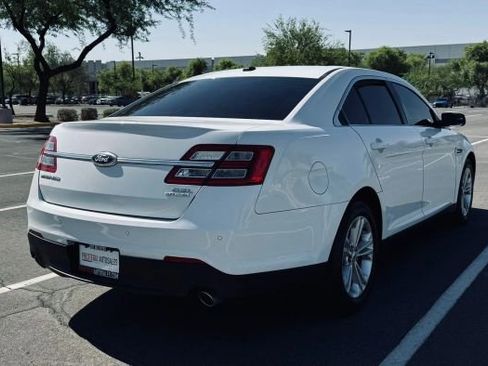 Used 2013 Ford Taurus SEL image 3