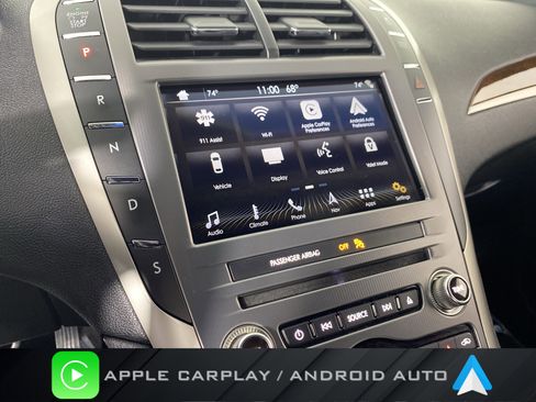 Used 2017 Lincoln MKZ Reserve FWD image 4