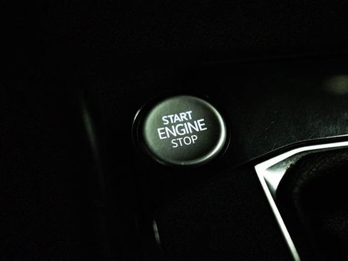 Used 2022 Volkswagen Tiguan S image 18