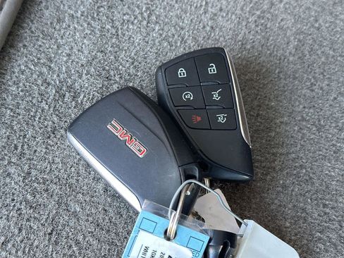 Used 2022 GMC Yukon Denali image 21