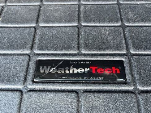 Used 2021 Land Rover Range Rover Velar R-Dynamic S image 33