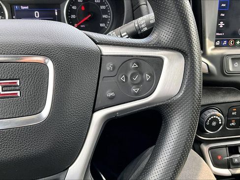 Used 2024 GMC Terrain SLE w/ Elevation Edition FWD image 18