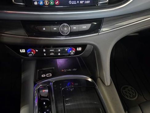Used 2024 Buick Enclave Essence w/ Experience Buick Package AWD/4WD image 33
