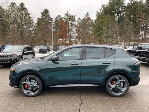 New 2026 Alfa Romeo Tonale w/ Quick Order Package 23H Volce AWD/4WD image 2