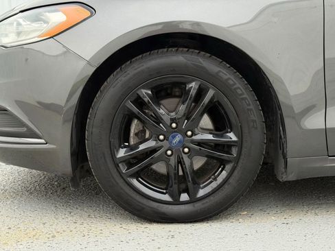 Used 2018 Ford Fusion SE w/ Fusion SE Technology Package image 25