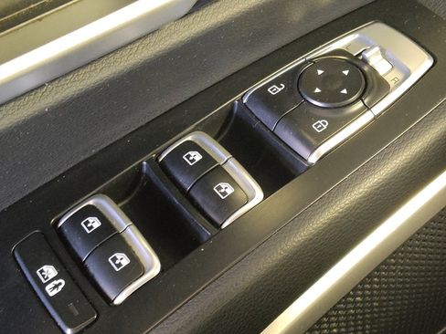 Used 2022 Kia Telluride LX AWD/4WD image 27