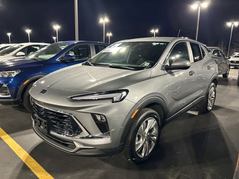 Used 2024 Buick Encore GX Preferred image 3