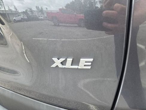 Used 2021 Toyota RAV4 XLE image 7